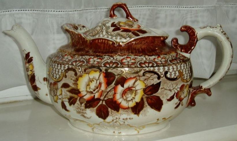 http://furnivals-pottery.weebly.com/uploads/1/4/0/1/14018564/editor/oxford-teapot.jpeg?1495204135